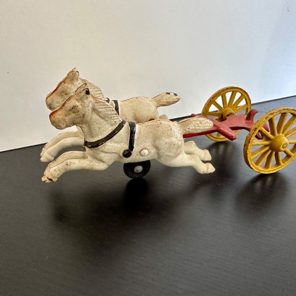 Vintage Cast Iron Horses , Vintage Two Horse Drawn Cast Iron Toy for Fire Pumper - Picture 3 of 10